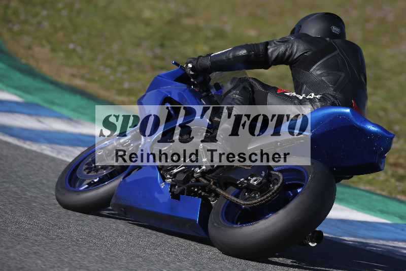 /Archiv-2024/02 29.01.-02.02.2024 Moto Center Thun Jerez/Gruppe gruen-green/backside